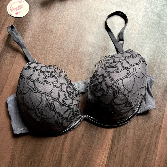 Victoria's Secret Other - Shinny bra